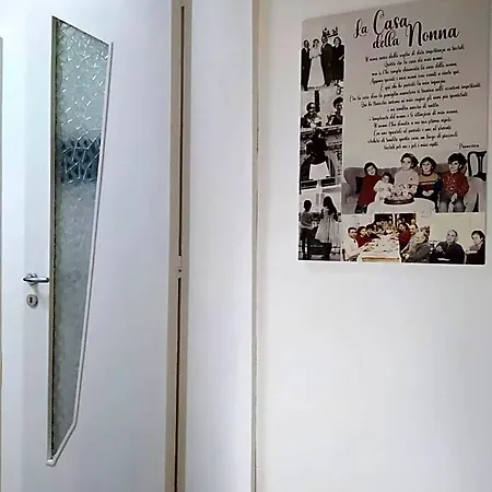 ベッド・アンド・ブレックファスト La Casa Della Nonna Aradeo